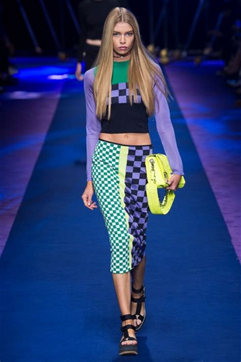 sfilata versace giugno 2017|Versace Spring 2017 Ready.